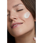 Samodiva’s Ethereal Youth Replenishing Moisturiser Model Texture